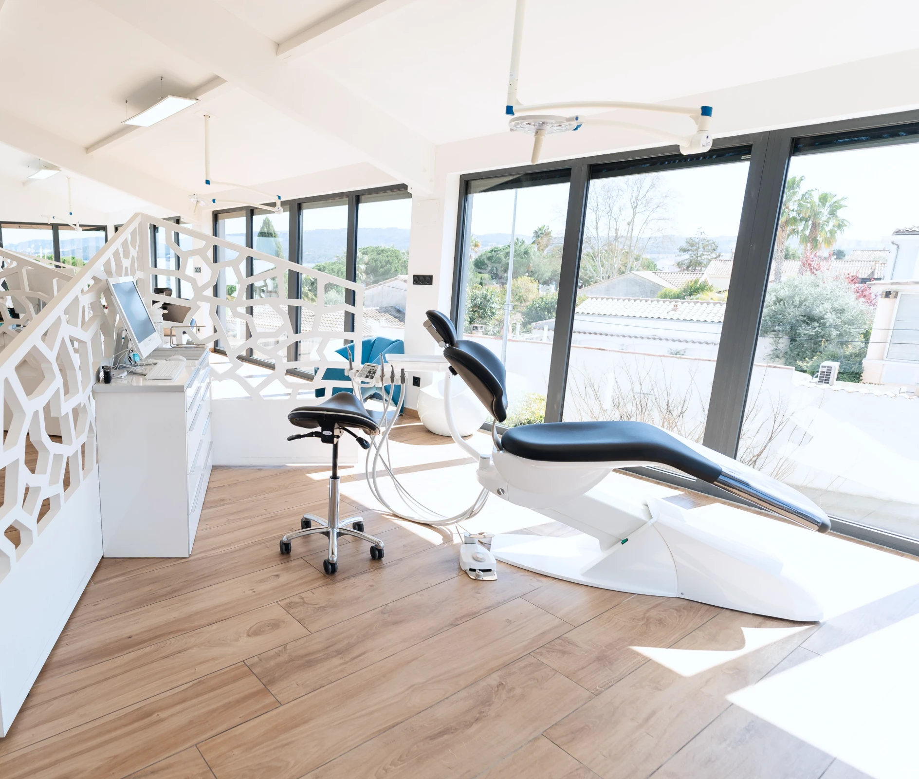 Examen clinique, photos, radios, échange avec le praticien au cabinet d’orthodontie du Dr Florent Aubert