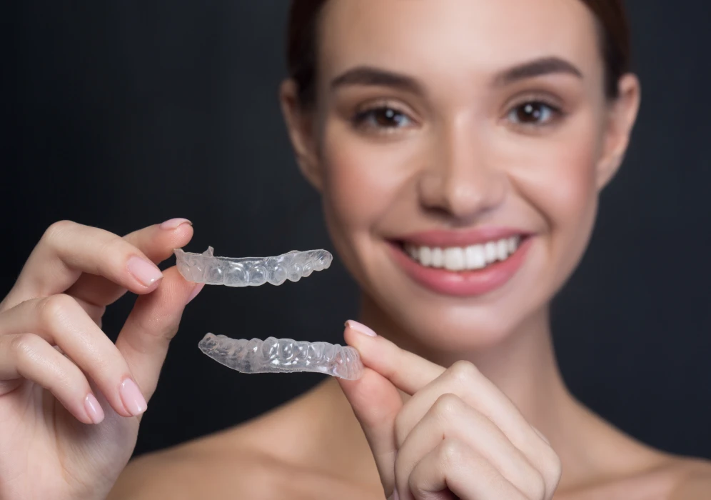 Orthodontie adulte : gouttières invisibles, multi-bagues céramiques, chirurgie orthognatique au cabinet du Dr Florent Aubert à Martigues