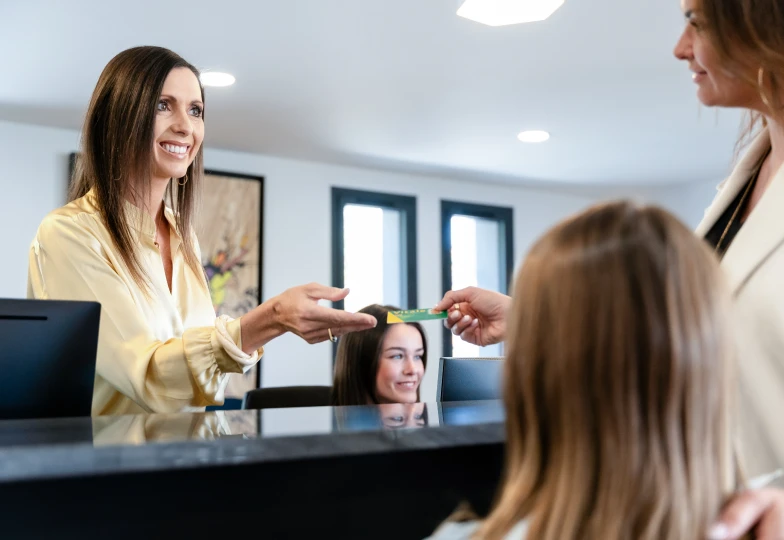 Cabinet Orthodontie du Dr Florent Aubert, situé à Martigues 13500 : empreinte numérique, scanner intra-oral, choix de l’appareil et mise en place du traitement